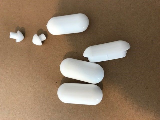 Porcelanosa NK Logic Toilet seat buffers Only Seat Not included Buffer set, complete (100129108 / N453592315) Suitable for the Model below NK Logic toilet seat with Soft Closing and Quick Release, incl.SAP code: 100122002 KEA code: N370170504