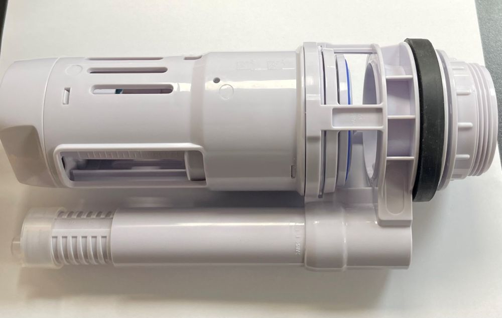 UNIVERSAL FLUSH VALVE SOLD AS SEEN