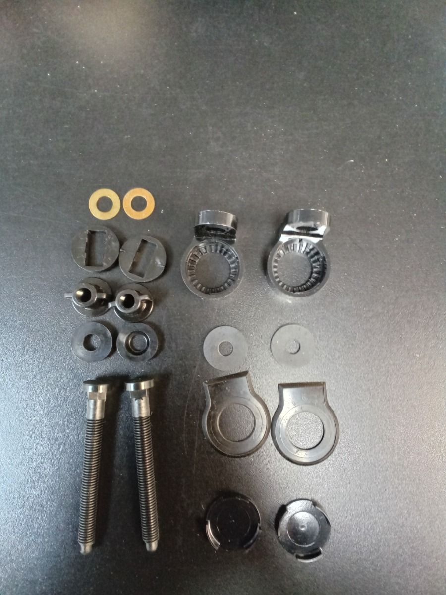 Twyford Plastic Hinges Black