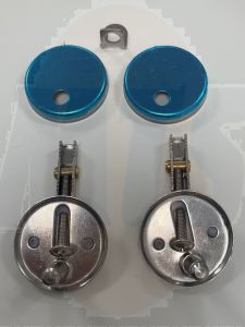 PARTS MISSING UNIVERSAL HINGES NON-RETURNABLE SOLD AS SEEN IN THE PHOTOGRAPH 