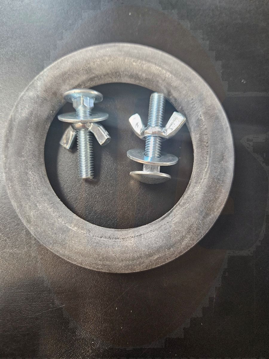 IDEAL STANDARD CLOSE COUPLING DONUT WASHER AND SCREWS - EEM13471H67