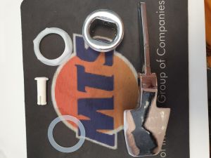 New style toilet cistern padel lever in chrome 